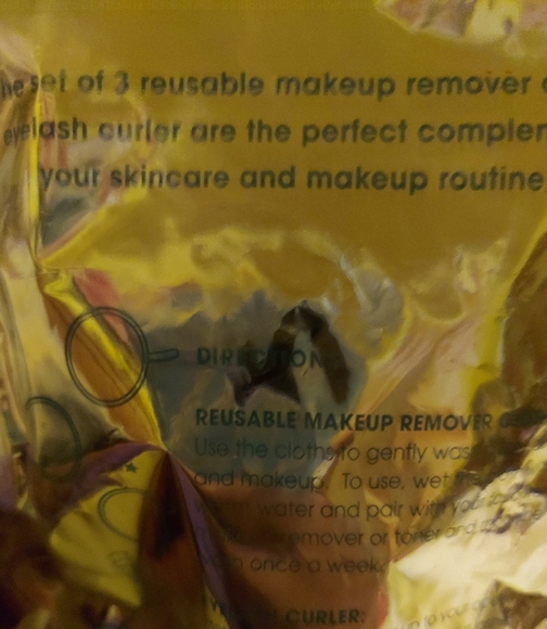 Makeup must haves - Picture 4 of 5